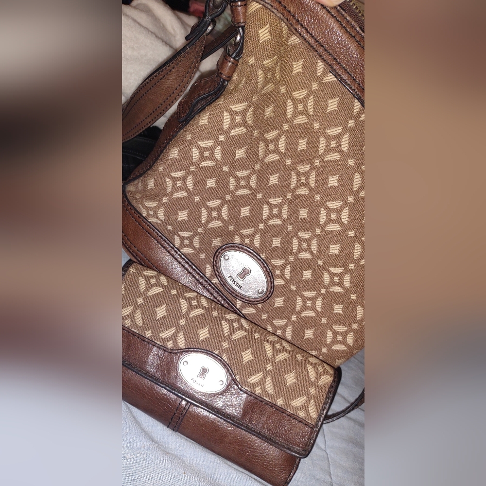 Fossil Set, Vintage Used No Damage Shoulder Strap Bag And Wallet Set.